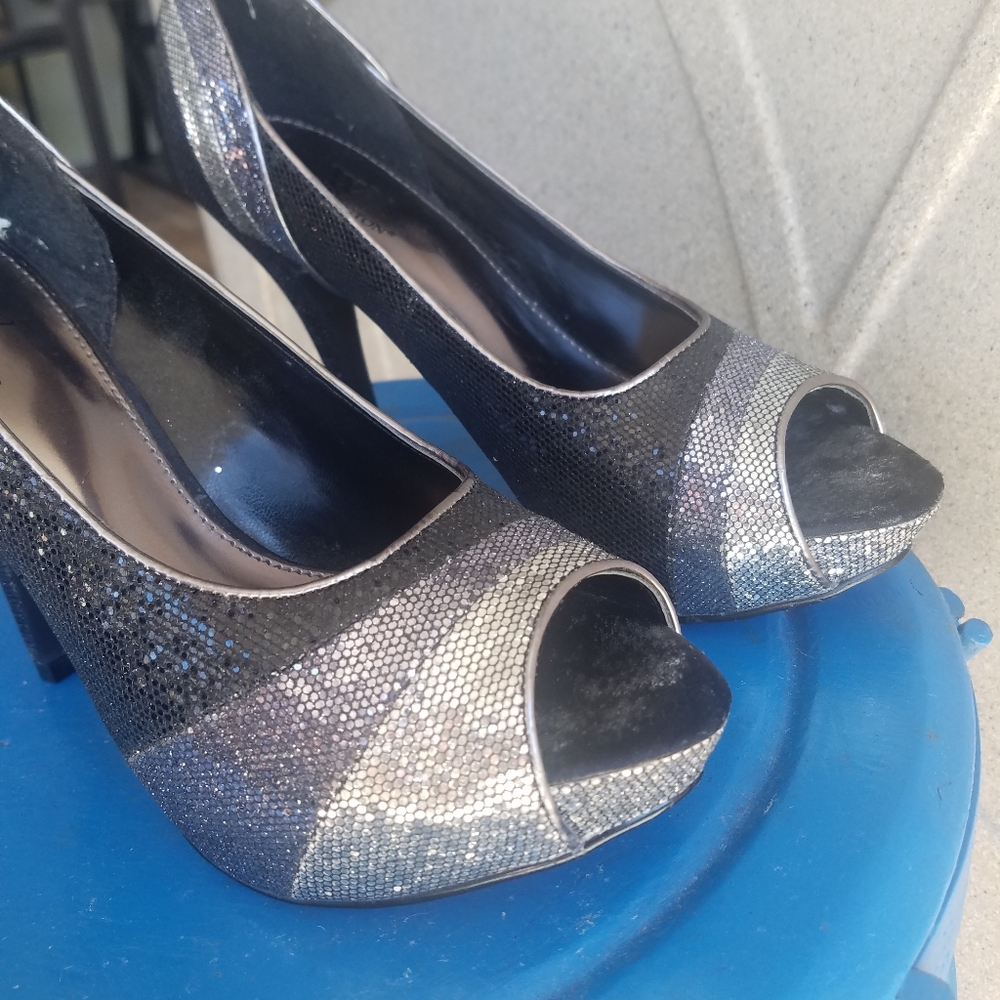 Heels - Picture 2 of 4